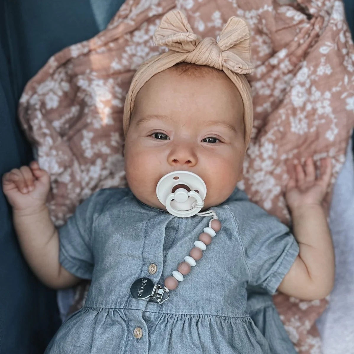 pacifier clip | lentil