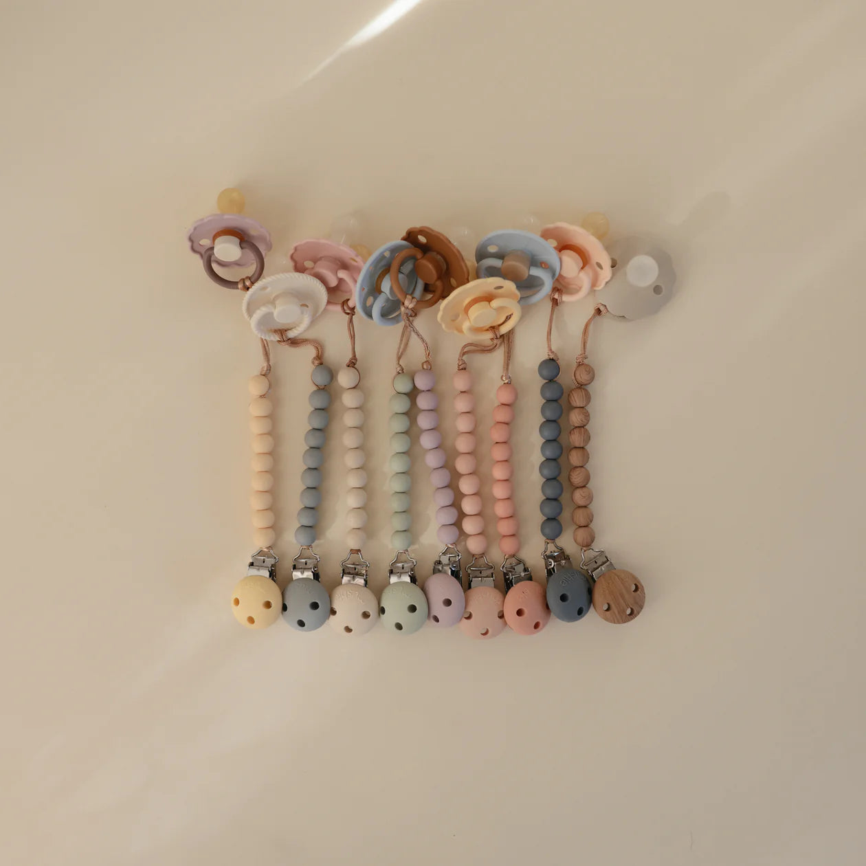 silicone pacifier clip | hera
