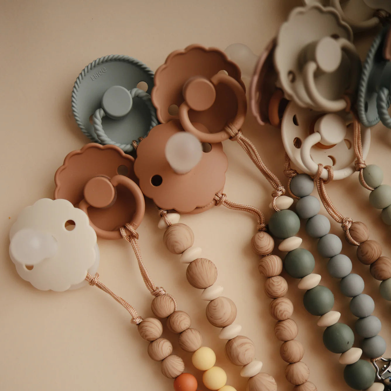 silicone pacifier clip | luna