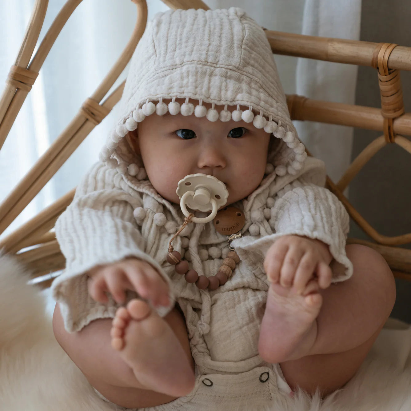 FRIGG natural rubber daisy pacifier