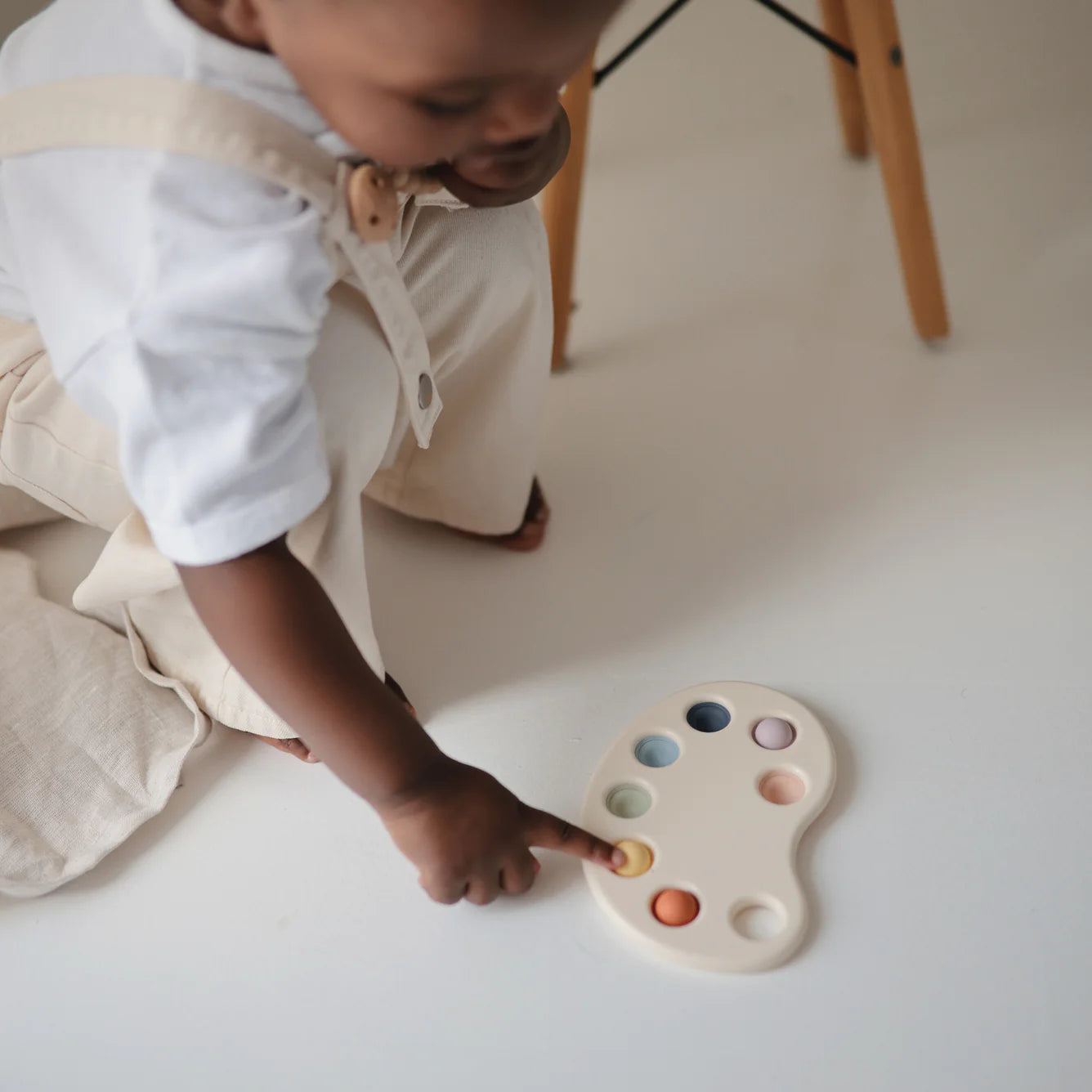 paint palette press toy